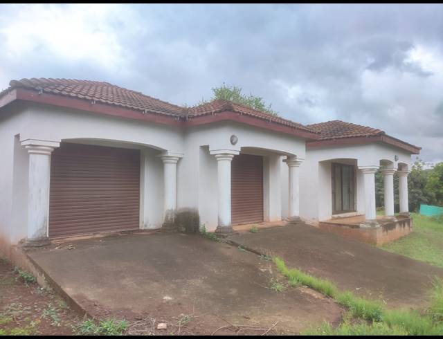 4 BEDROOM HOUSE FOR SALE IN THOHOYANDOU RURAL